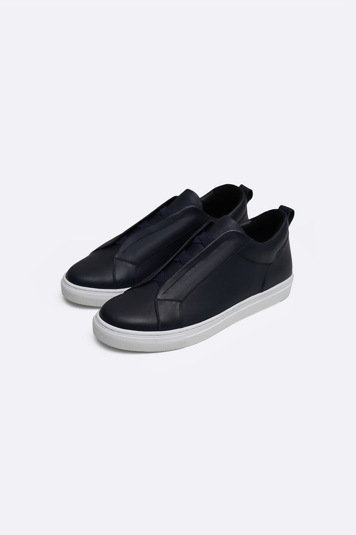 NAVY LOW TOP LEATHER SNEAKERS