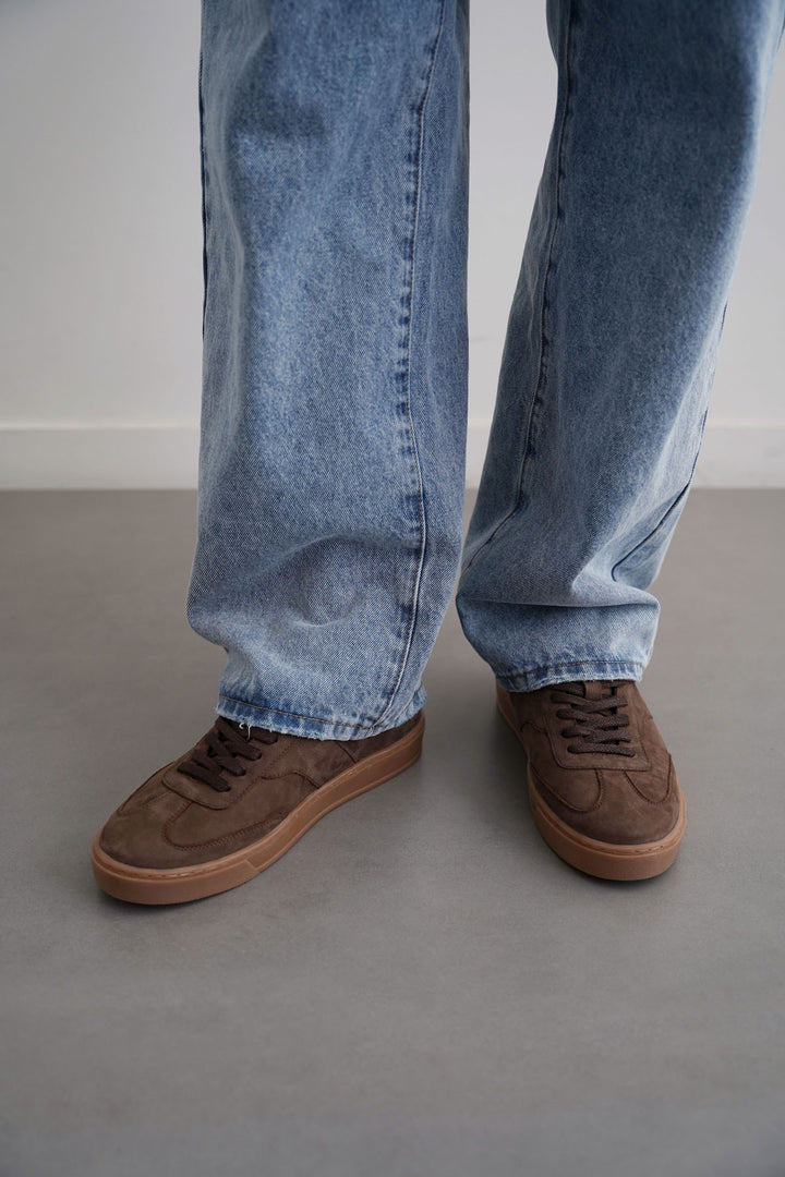 BROWN LACE-UP LEATHER SNEAKER