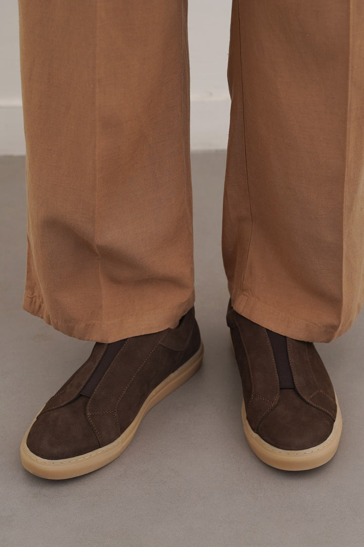 COFFEE LOW TOP LEATHER SNEAKERS
