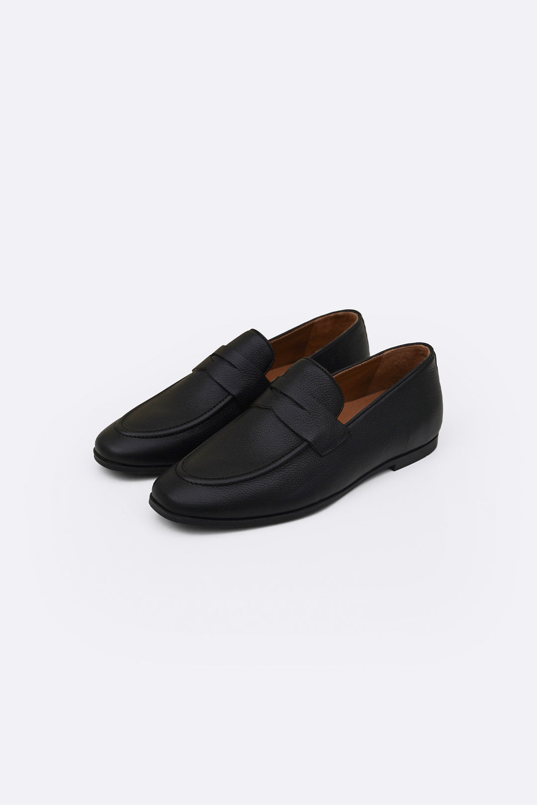 BLACK LEATHER PENNY LOAFERS