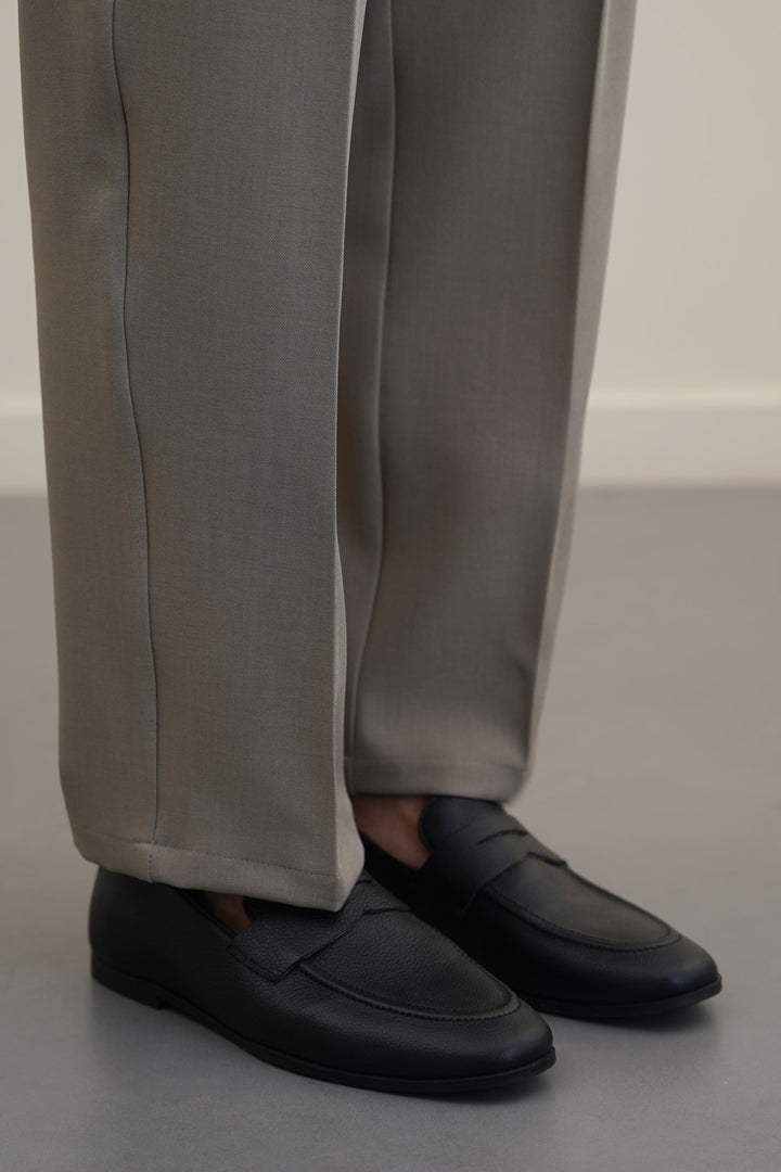 BLACK LEATHER PENNY LOAFERS