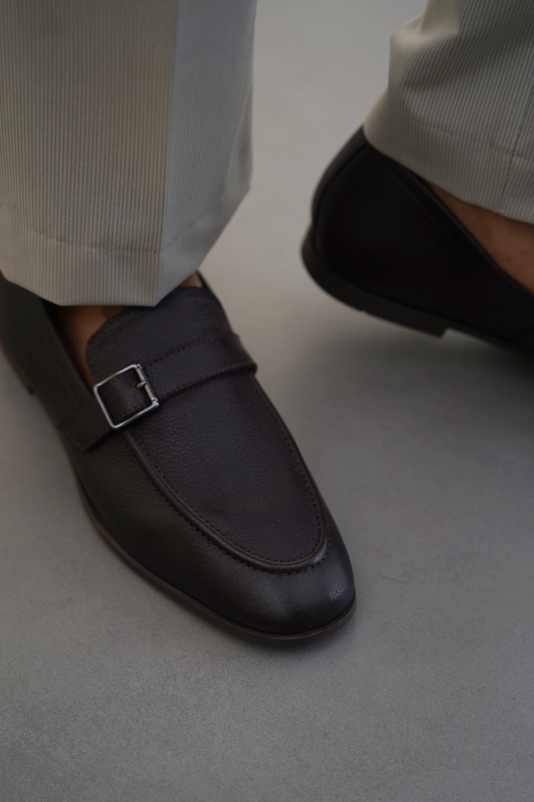 SMART BUCKLE LOAFERS
