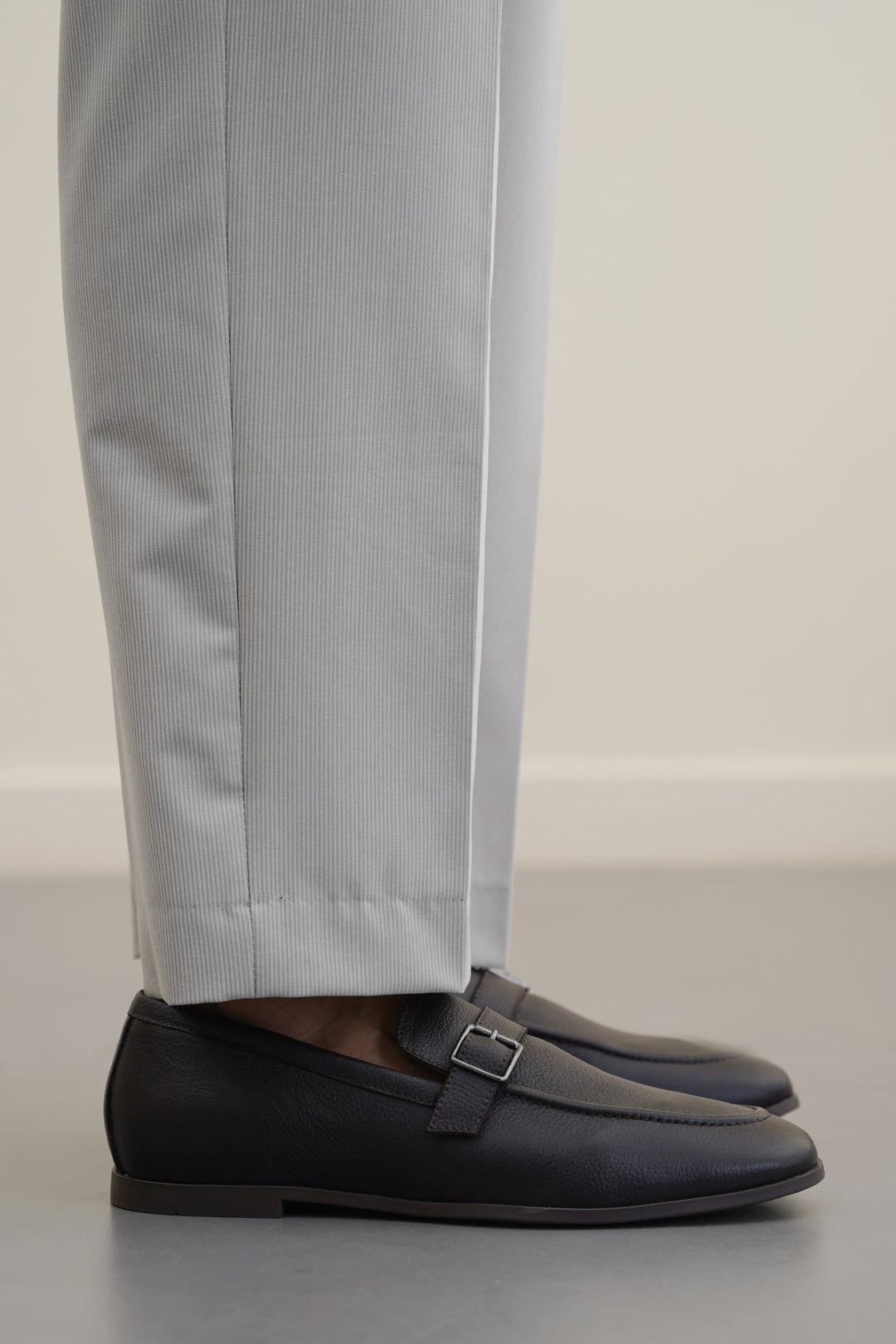 SMART BUCKLE LOAFERS