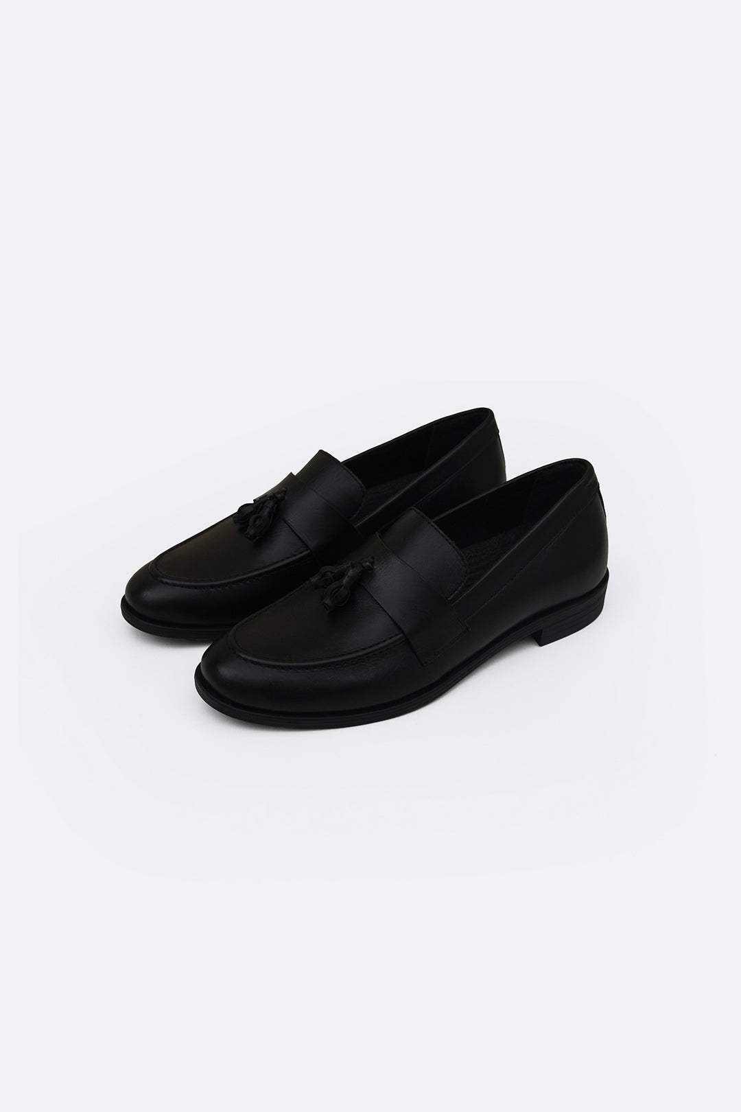 BLACK TASSEL LEATHER LOAFERS
