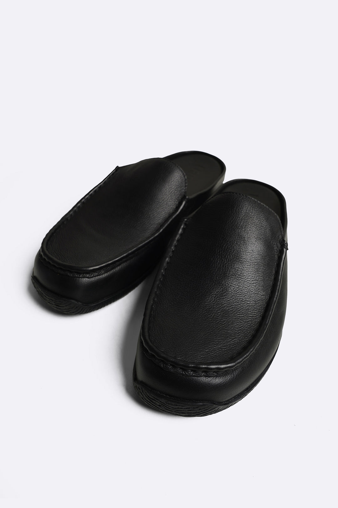 BLACK COMFORT LEATHER CLOGS