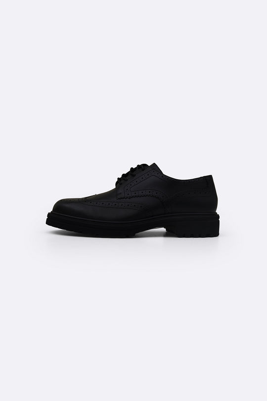 BLACK CLASSIC LEATHER BROGUES