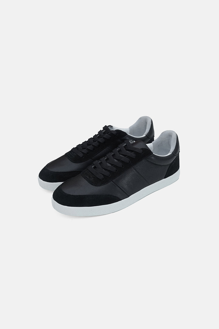 BLACK RETRO LEATHER TRAINERS