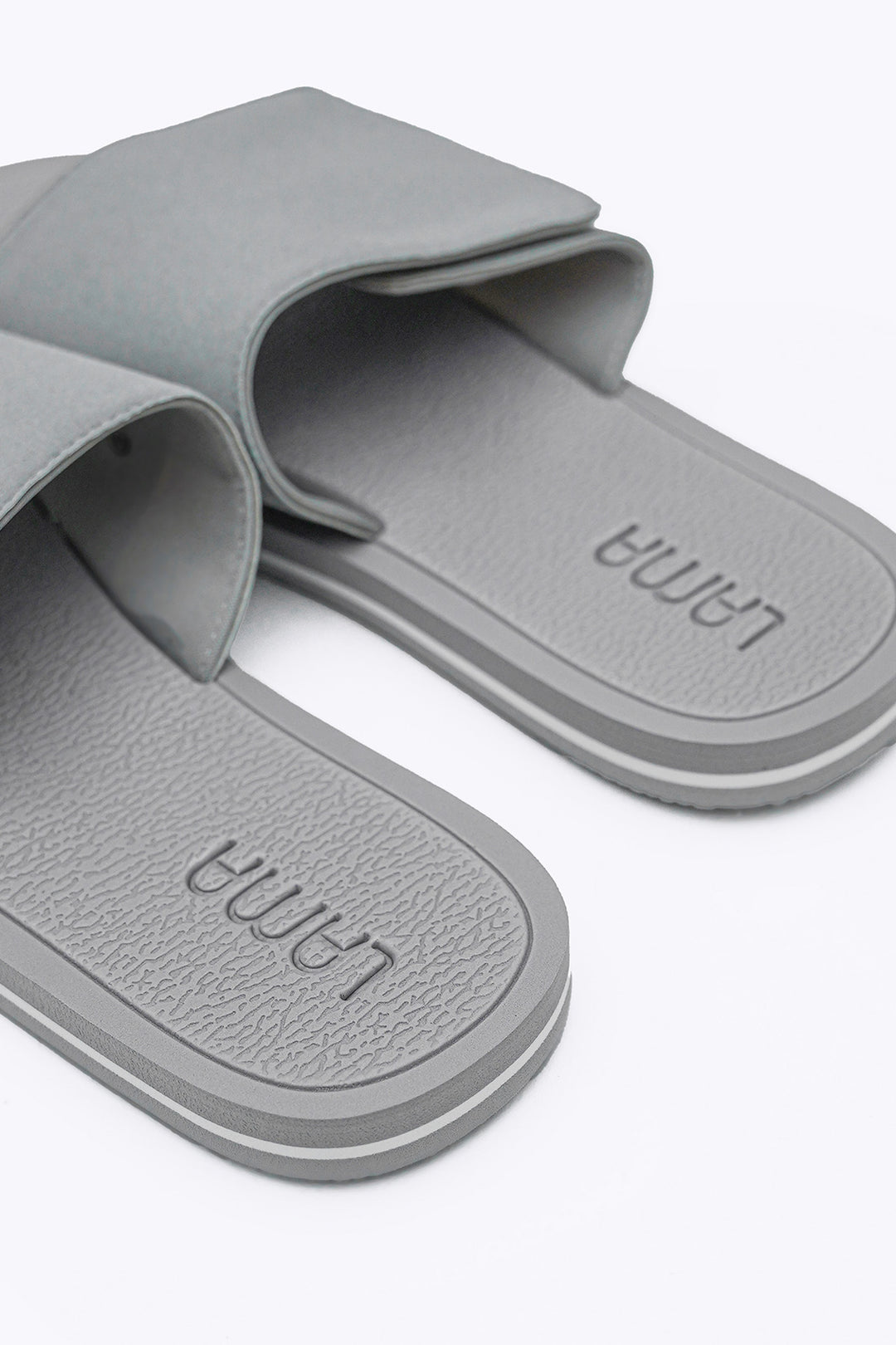 GREY LIGHT EVERYDAY SLIPPERS