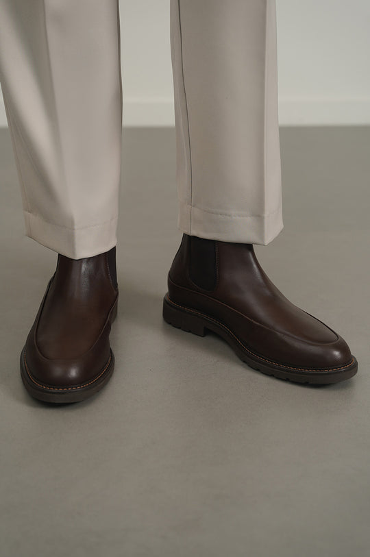 DARK BROWN LEATHER CHELSEA BOOTS