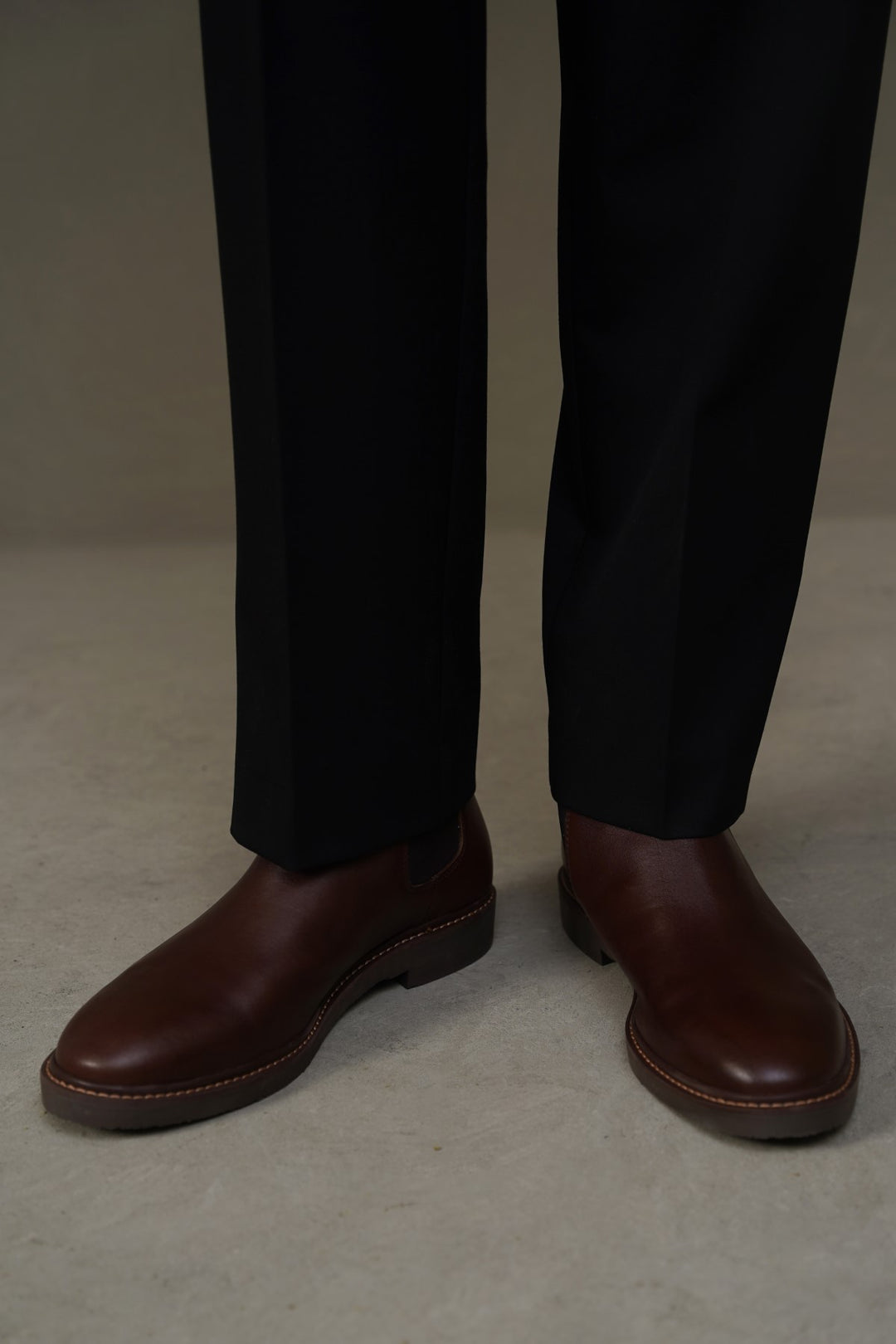 LEATHER CHELSEA BOOTS