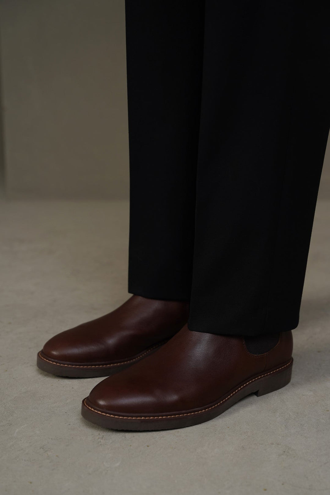BROWN LEATHER CHELSEA BOOTS