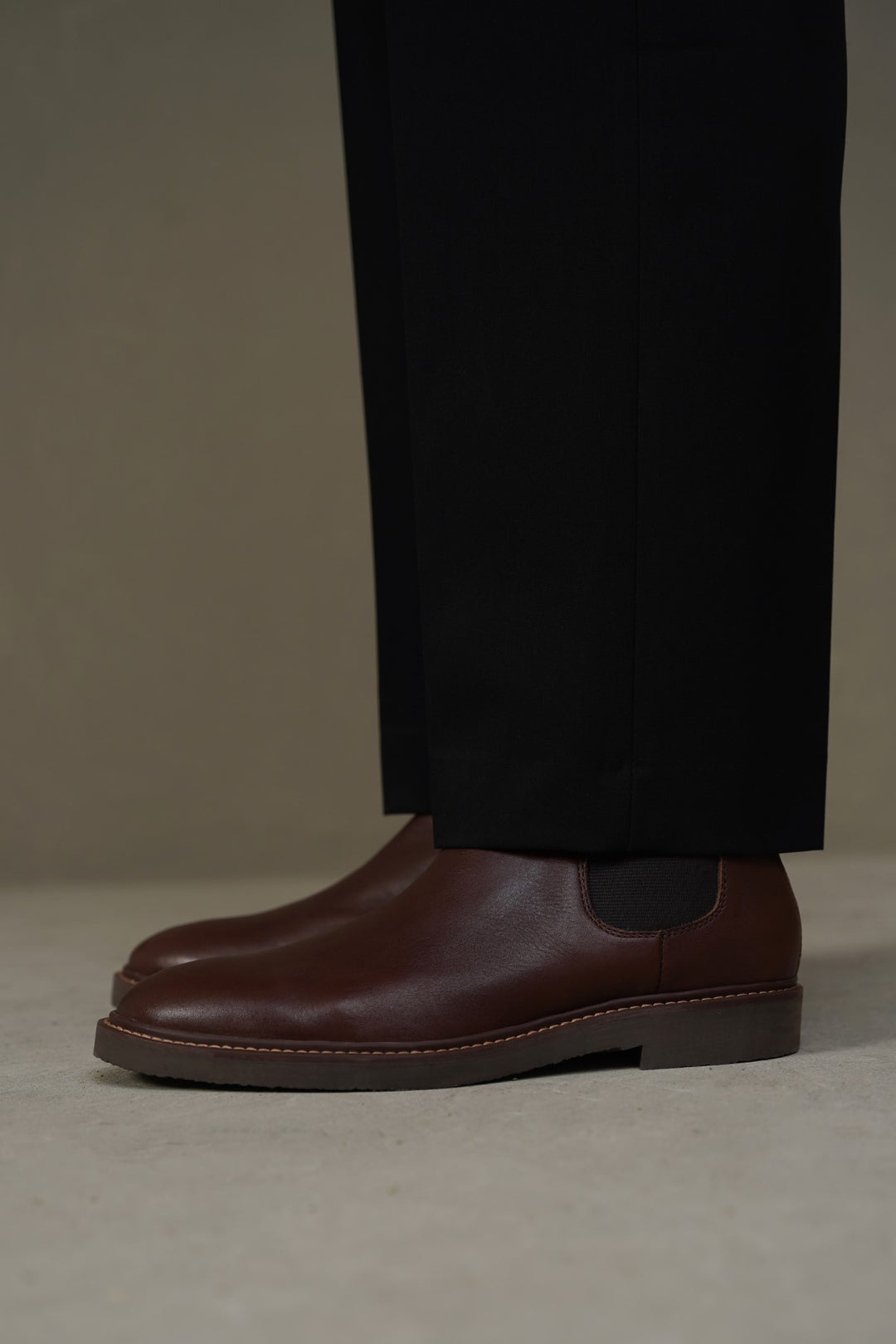 LEATHER CHELSEA BOOTS