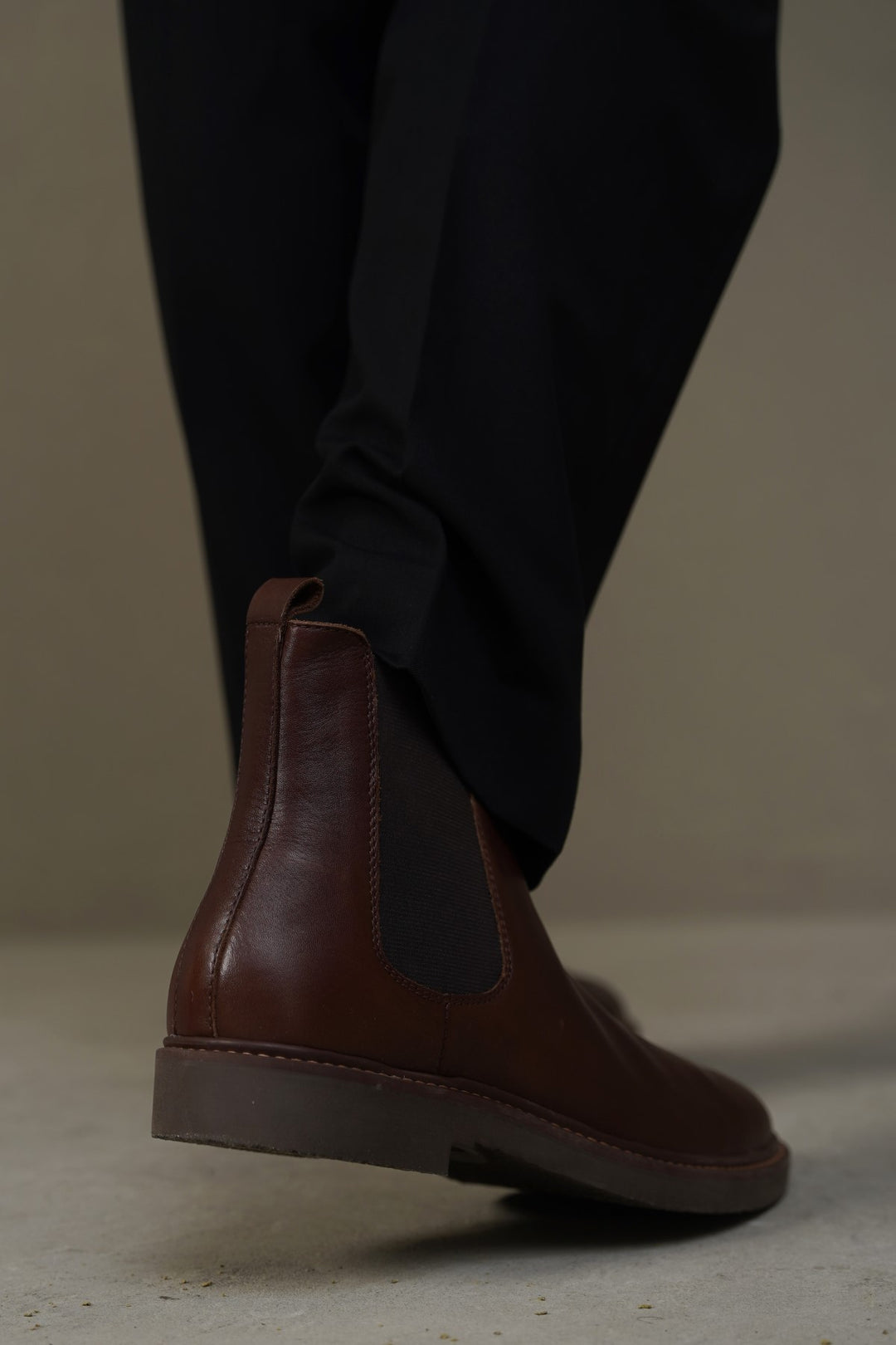 LEATHER CHELSEA BOOTS