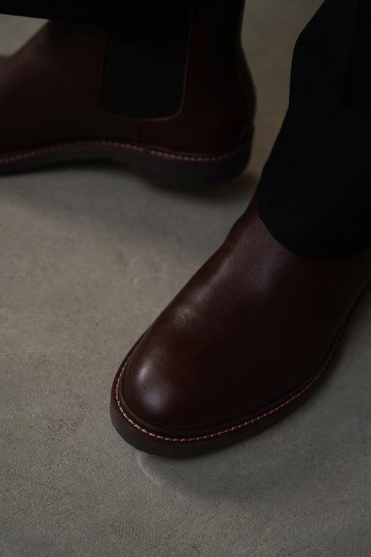 BROWN LEATHER CHELSEA BOOTS