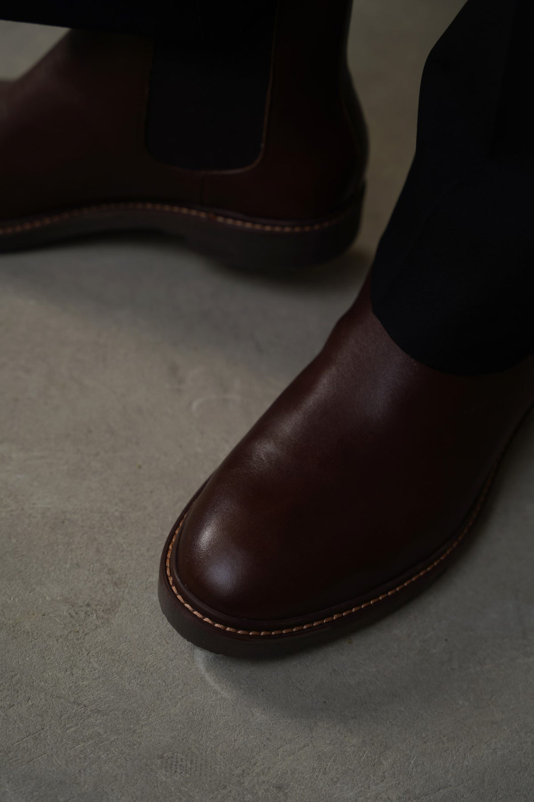 LEATHER CHELSEA BOOTS