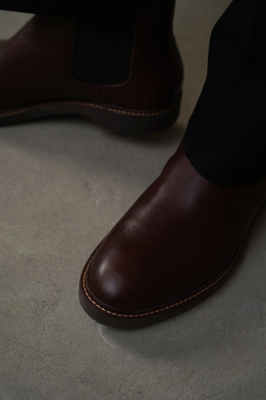 LEATHER CHELSEA BOOTS