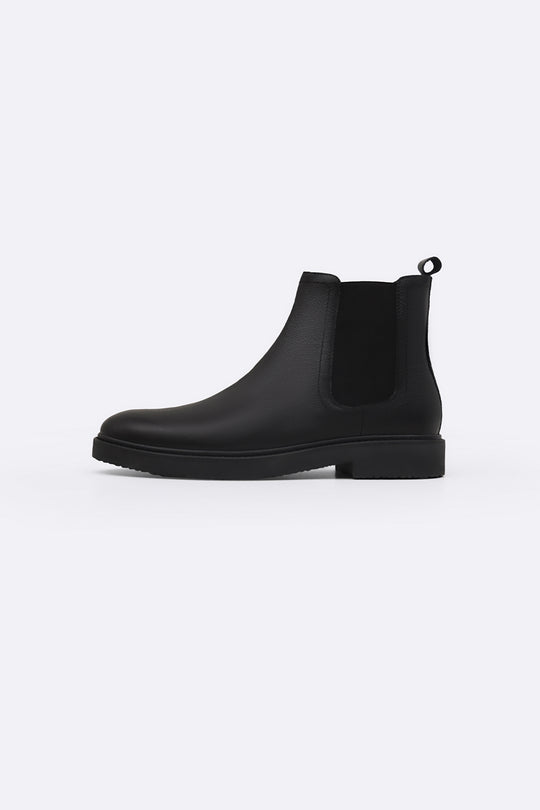 ESSENTIAL LEATHER CHELSEA BOOTS