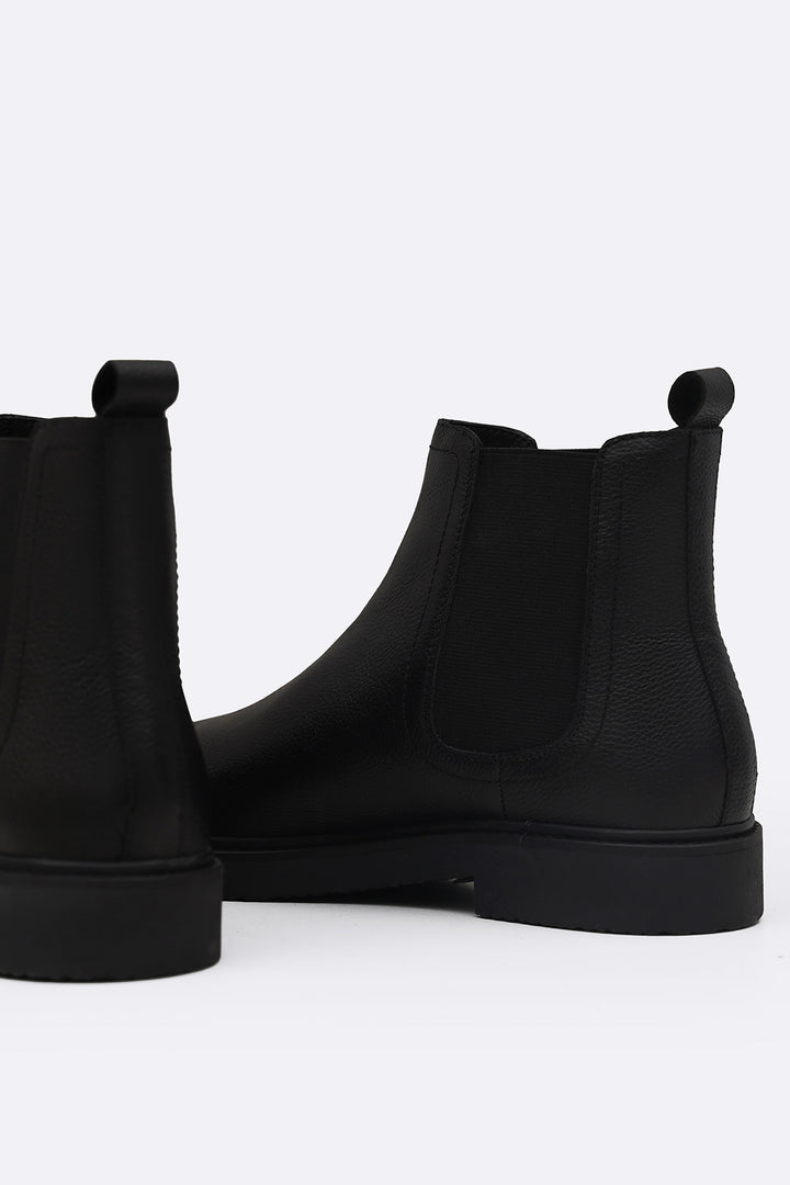 ESSENTIAL LEATHER CHELSEA BOOTS