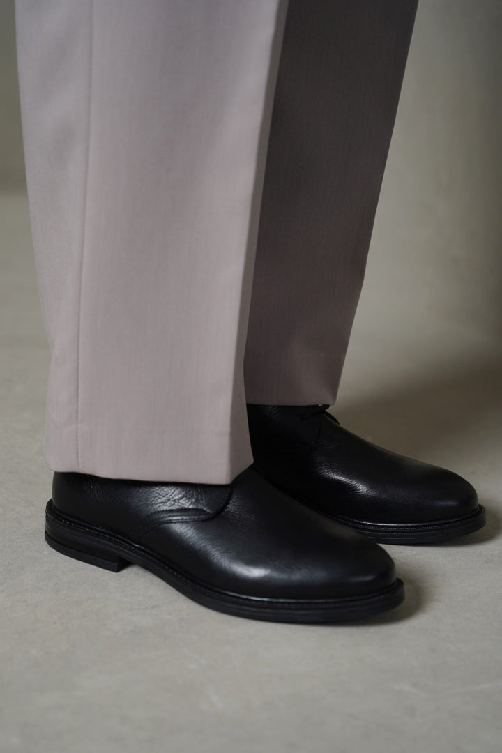 BLACK LACE UP LEATHER CHUKKA BOOT