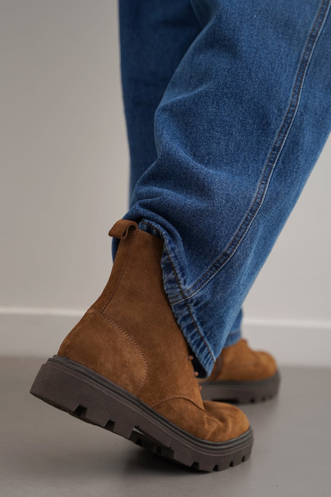 BROWN CHUNKY LEATHER BIKER BOOTS