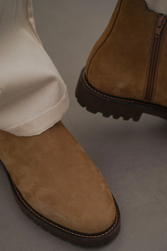 TAUPE LEATHER CHELSEA BOOTS