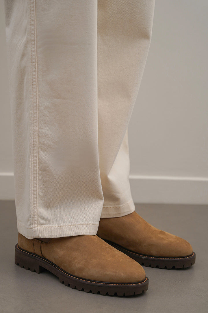 TAUPE LEATHER CHELSEA BOOTS