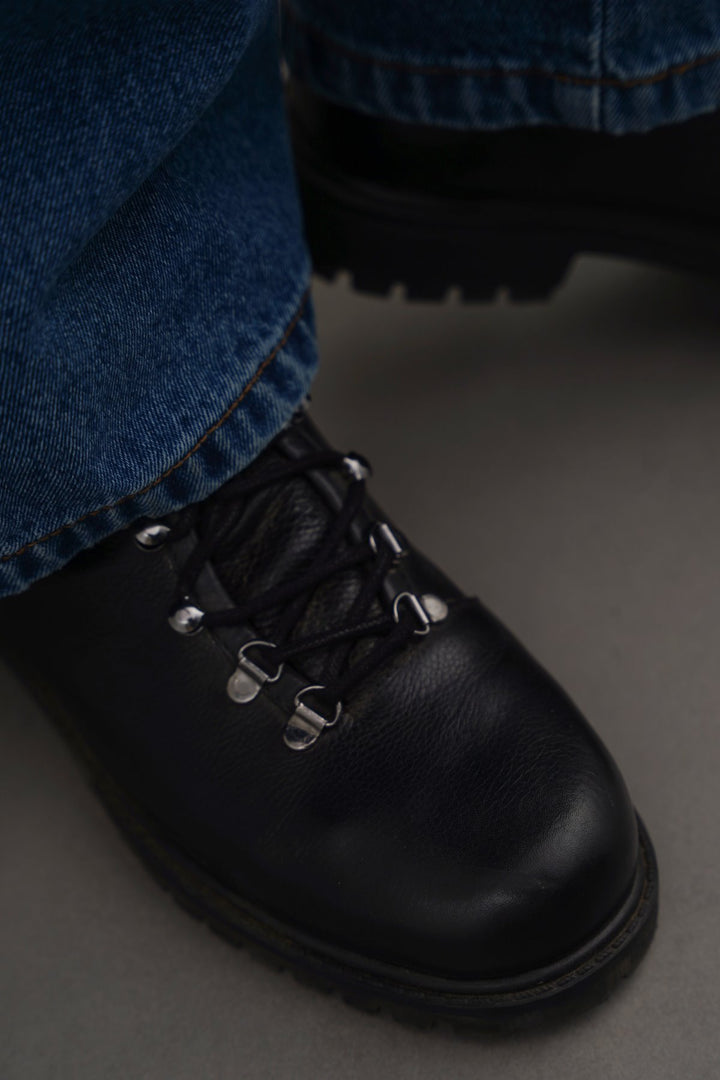 BLACK LEATHER URBAN HIKERS