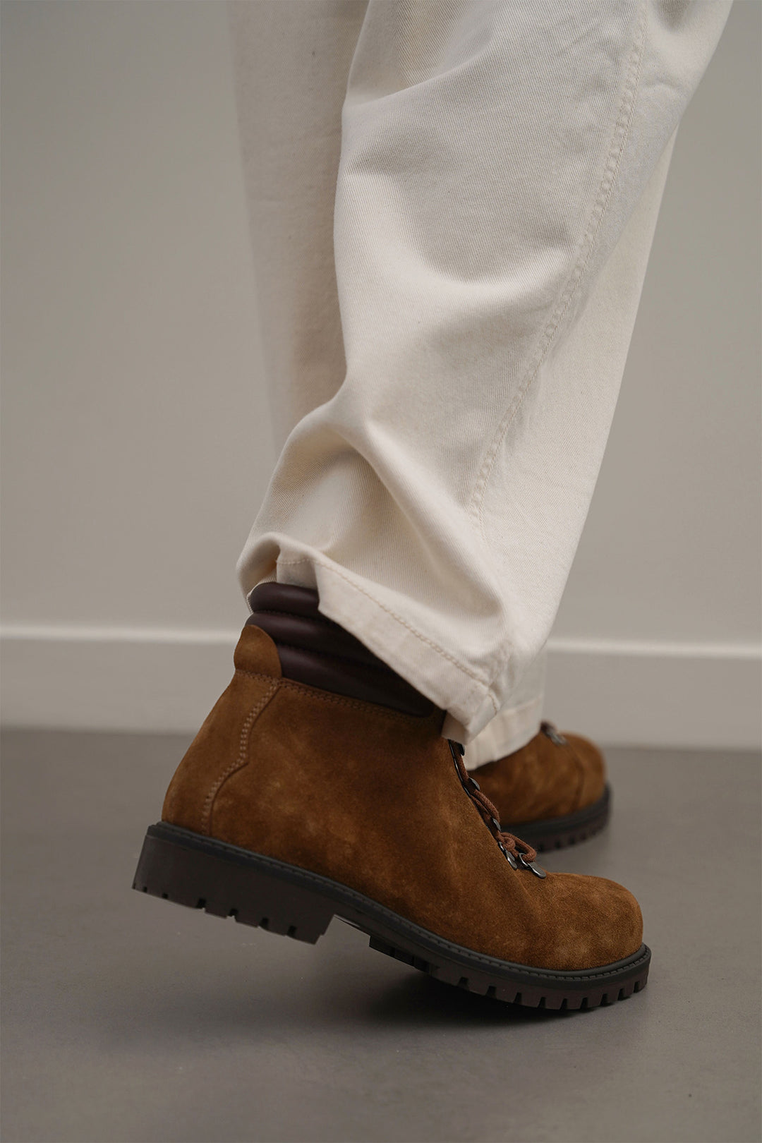 BROWN LEATHER URBAN HIKERS