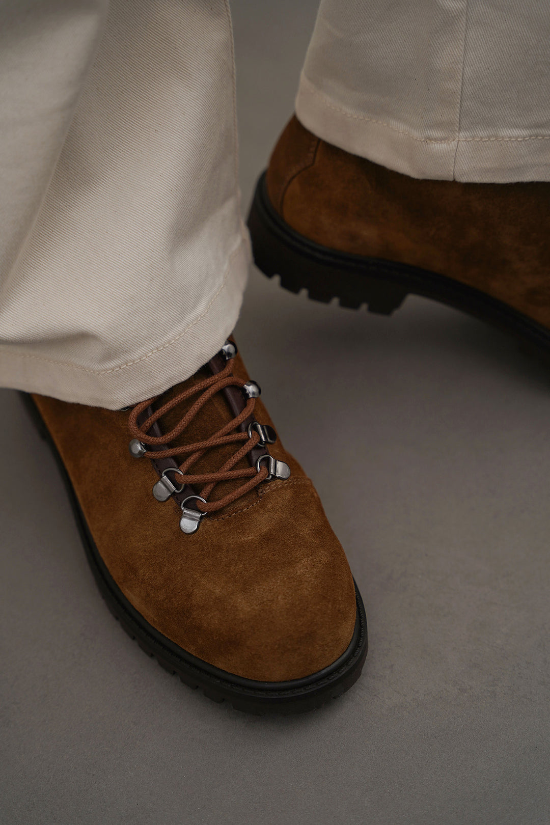 BROWN LEATHER URBAN HIKERS