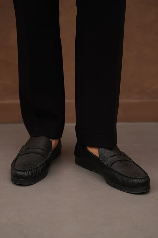 CLASSIC LEATHER LOAFERS