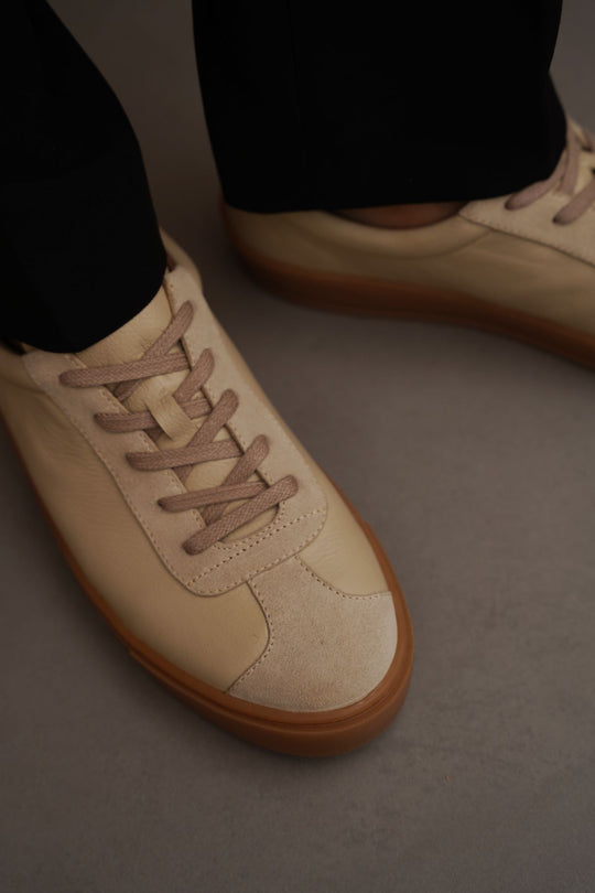 LOW-TOP LEATHER SNEAKERS