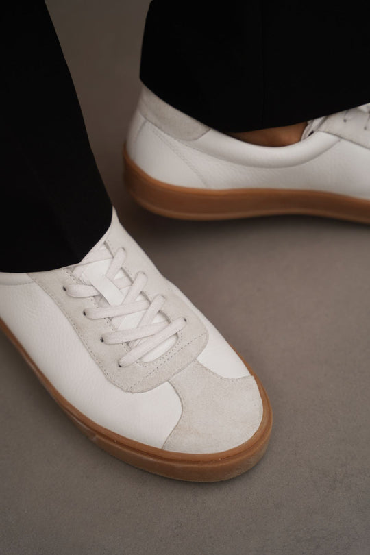 LOW-TOP LEATHER SNEAKERS
