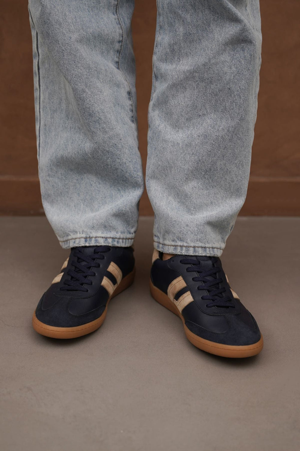 NAVY STREET LEATHER SNEAKERS