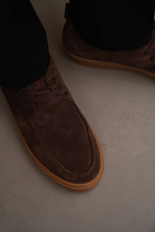 LOW-TOP LEATHER SNEAKERS