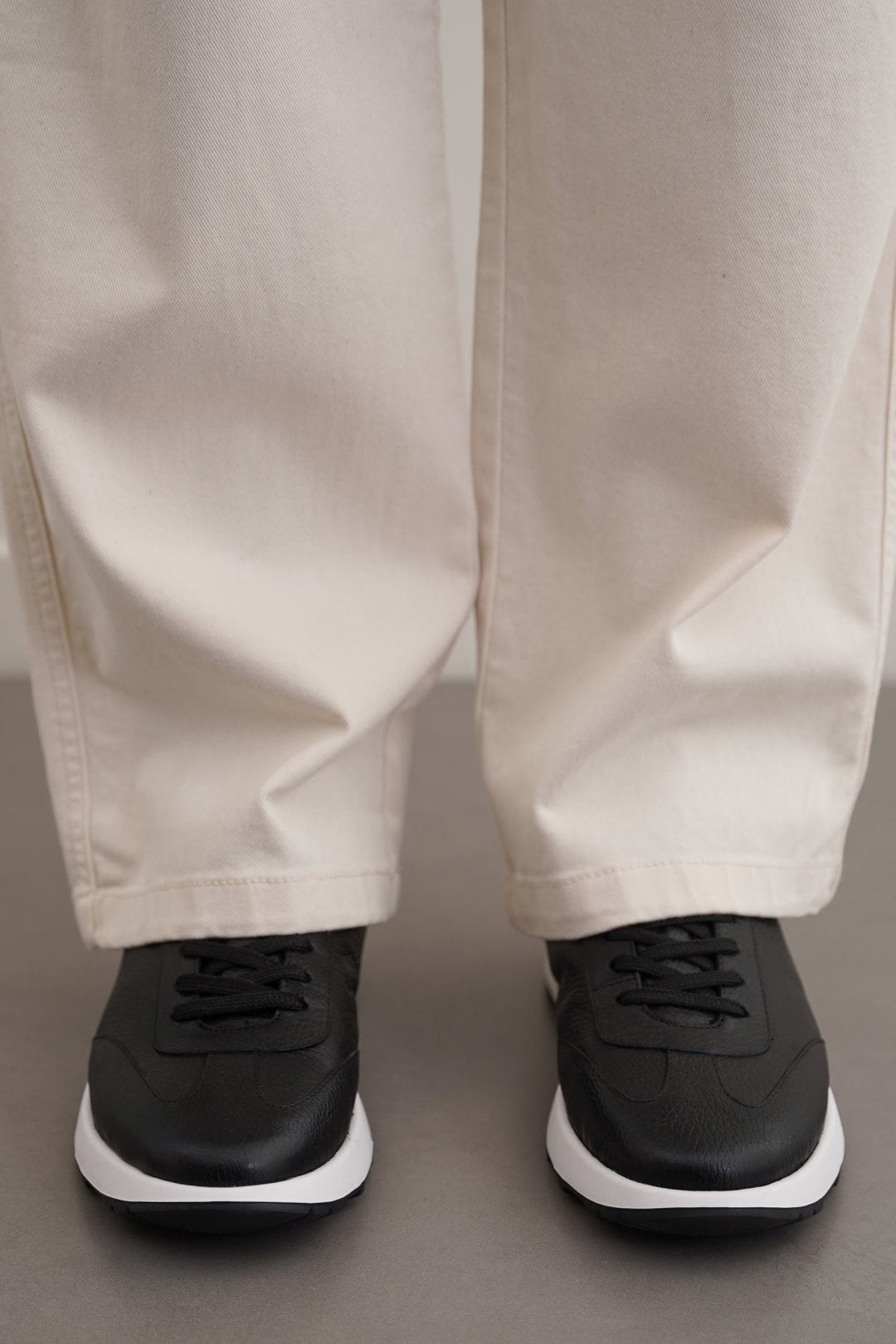 BLACK AIR LEATHER SNEAKERS