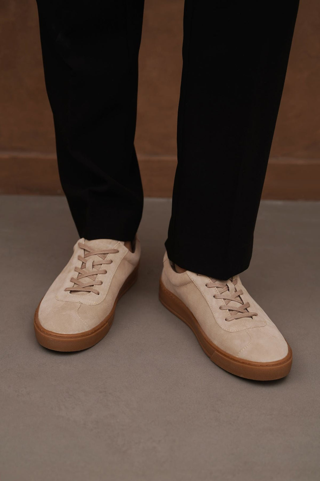 SAND LOW-TOP LEATHER SNEAKERS