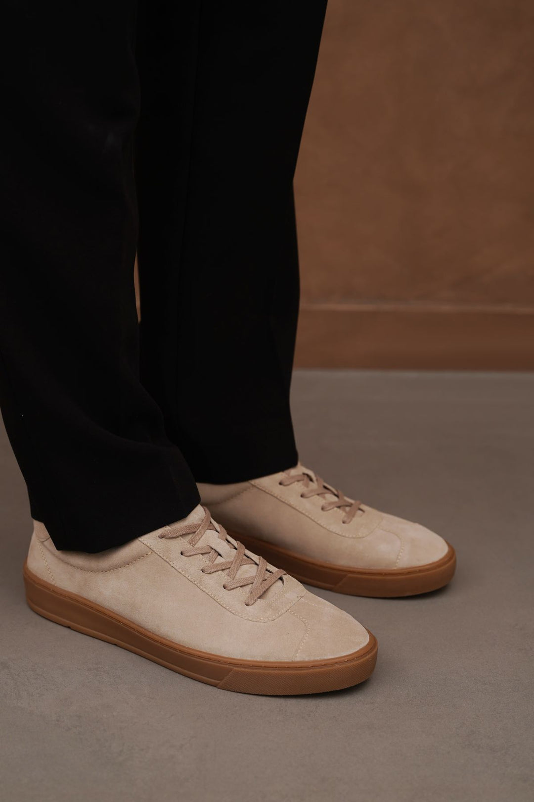 SAND LOW-TOP LEATHER SNEAKERS