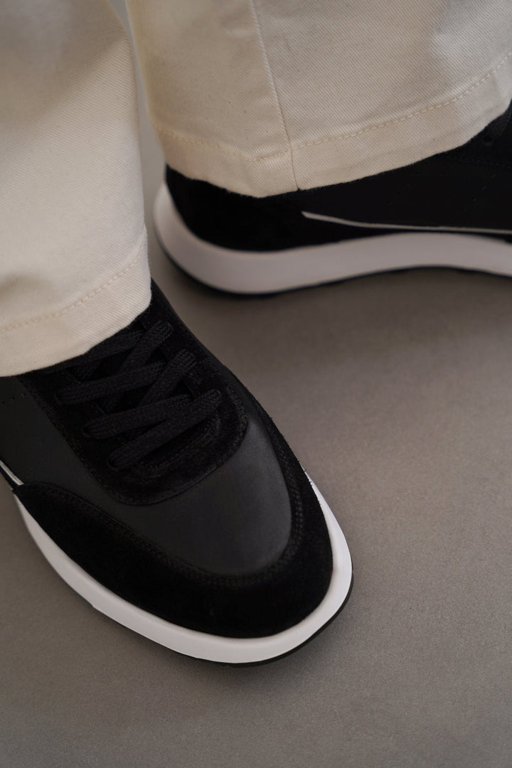 BLACK AIR LEATHER SNEAKERS