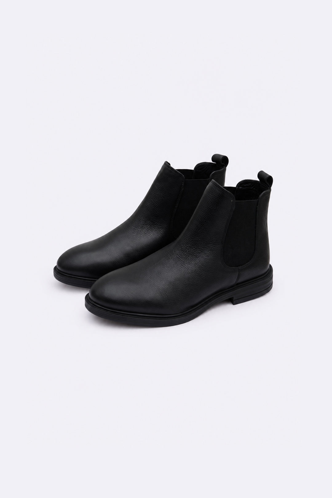 BLACK GRAINED LEATHER CHELSEA BOOTS