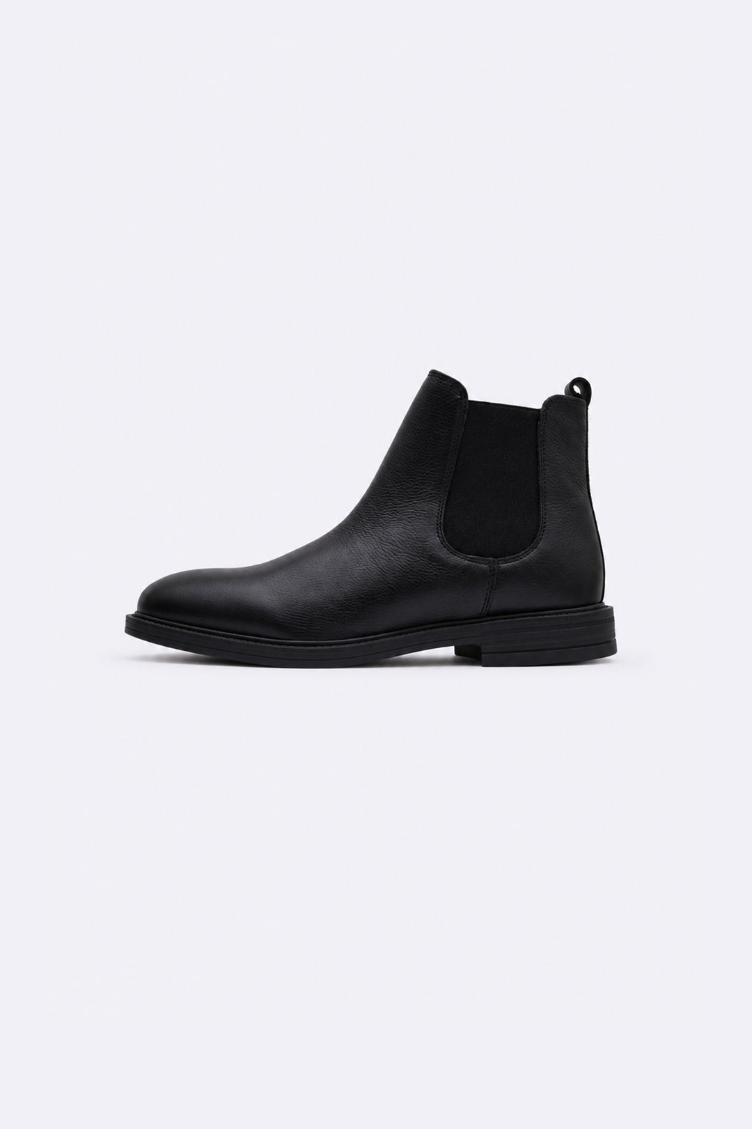 BLACK GRAINED LEATHER CHELSEA BOOTS