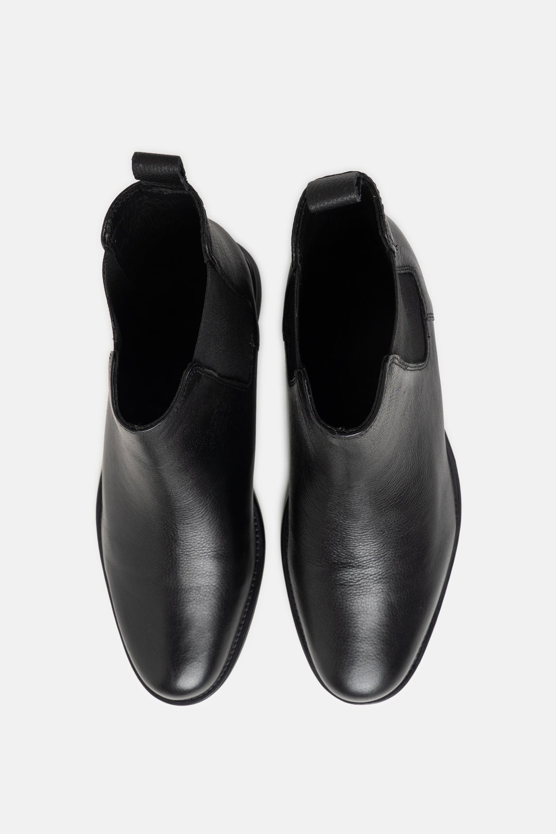SLEEK LEATHER CHELSEAS