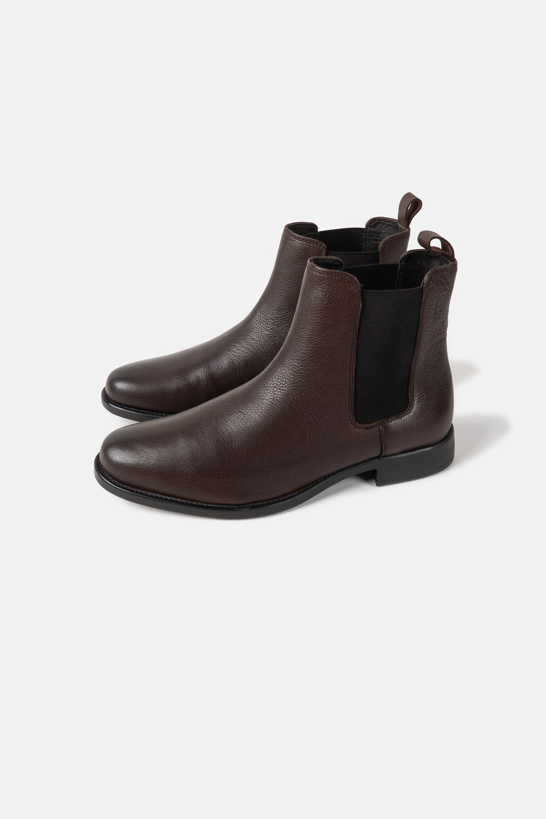 SLEEK LEATHER CHELSEAS