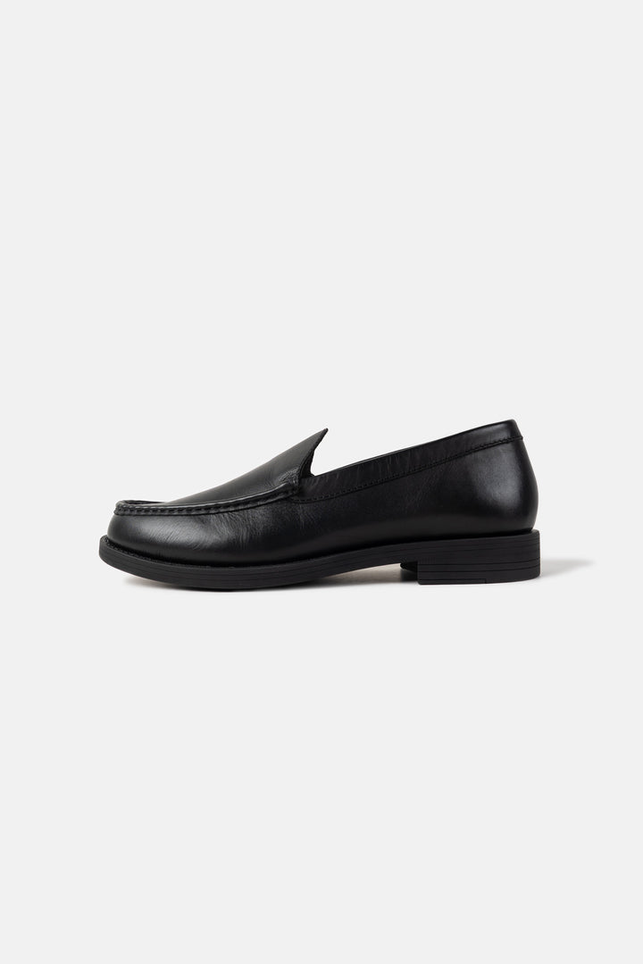 LEATHER SLIP-ON LOAFERS