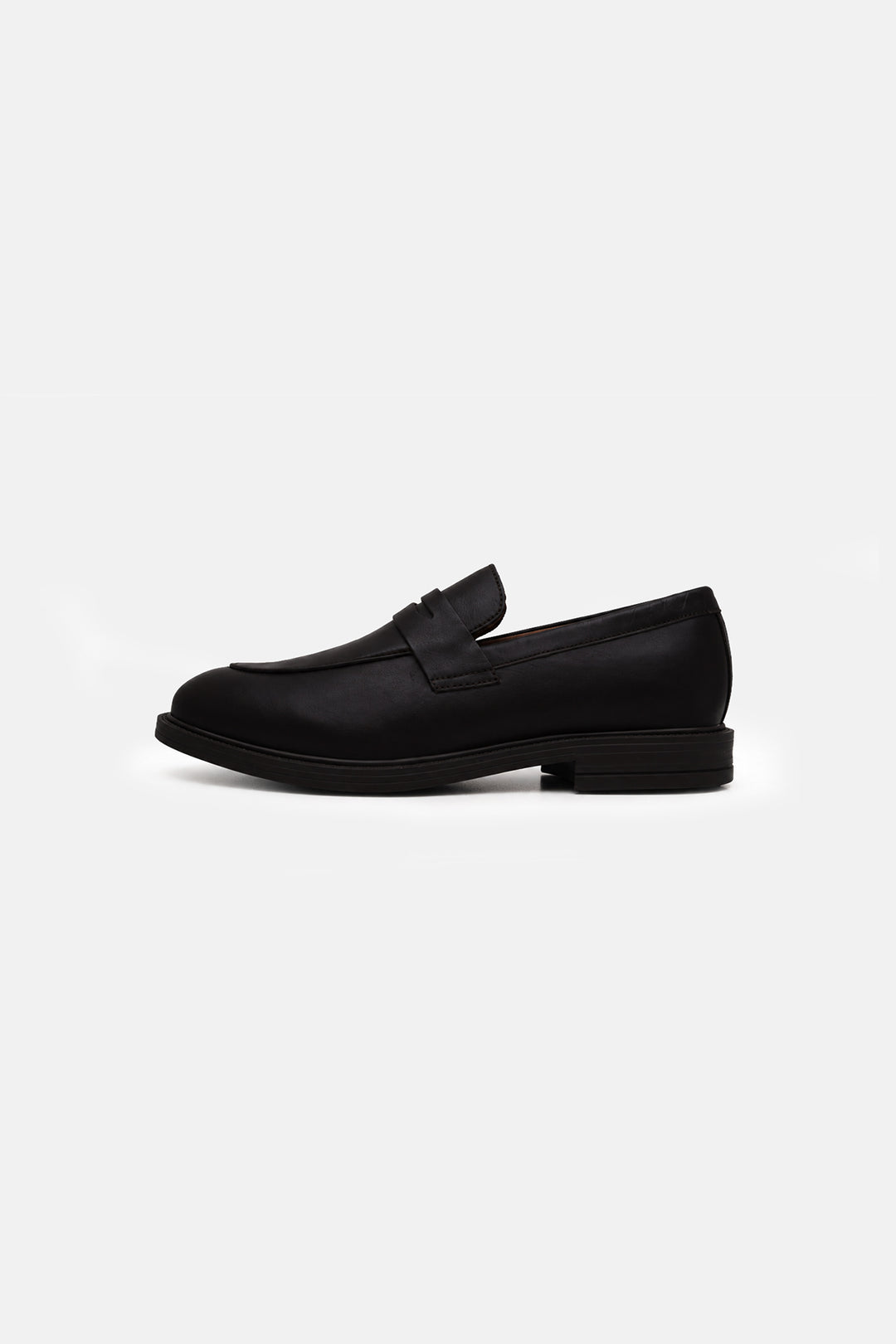 BLACK LEATHER PENNY LOAFERS