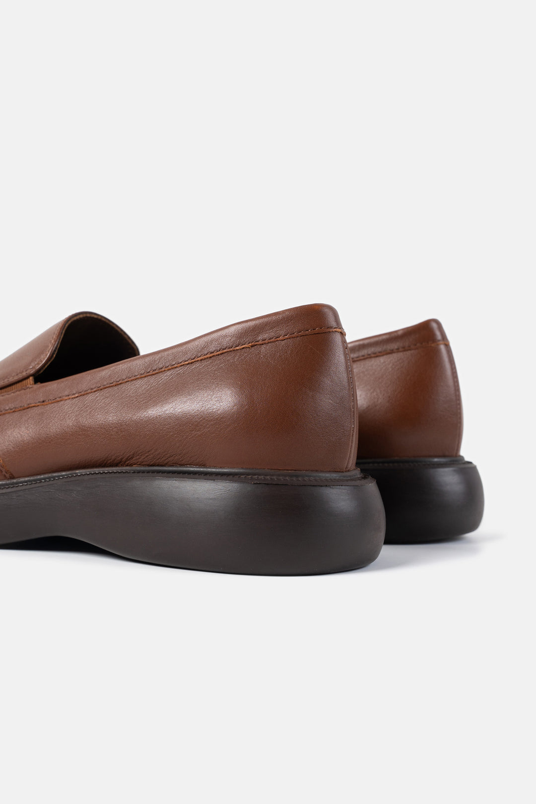 GRAINED LEATHER LOAFERS