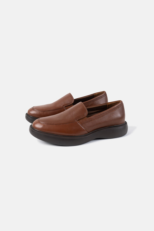 GRAINED LEATHER LOAFERS