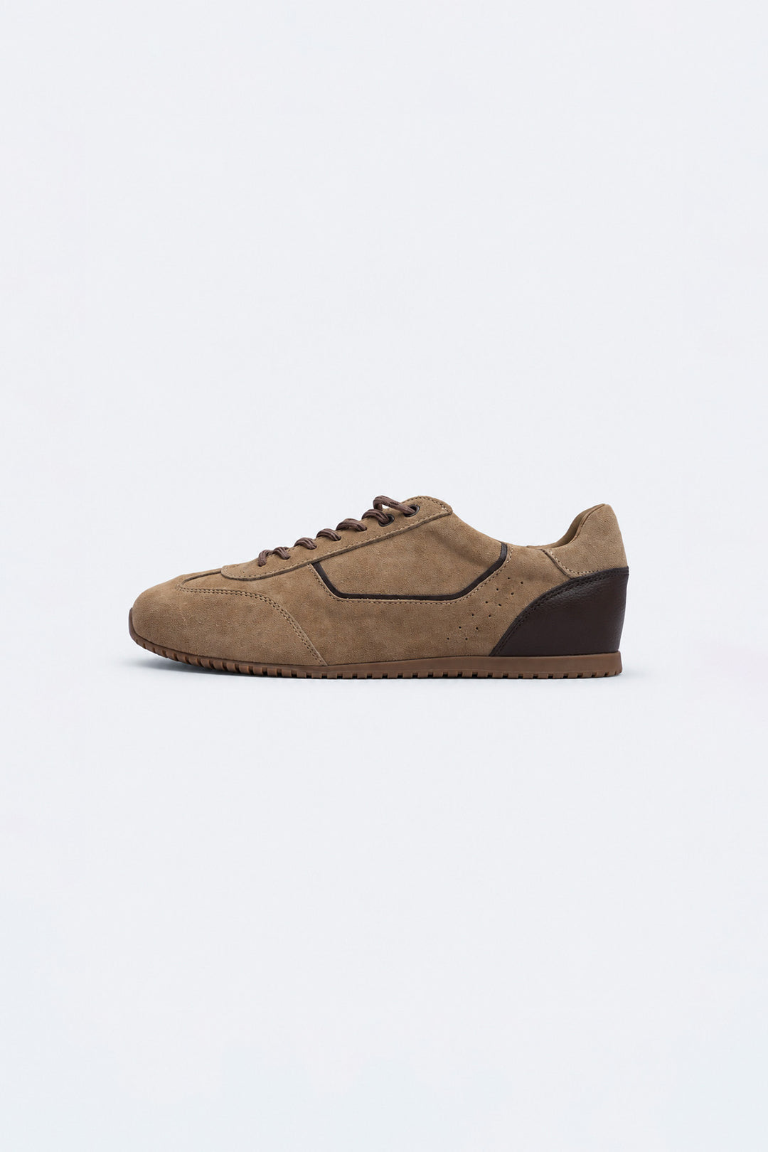 SLEEK LEATHER SNEAKERS