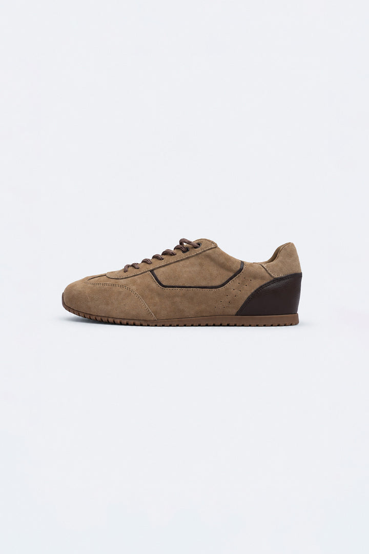 SLEEK LEATHER SNEAKERS