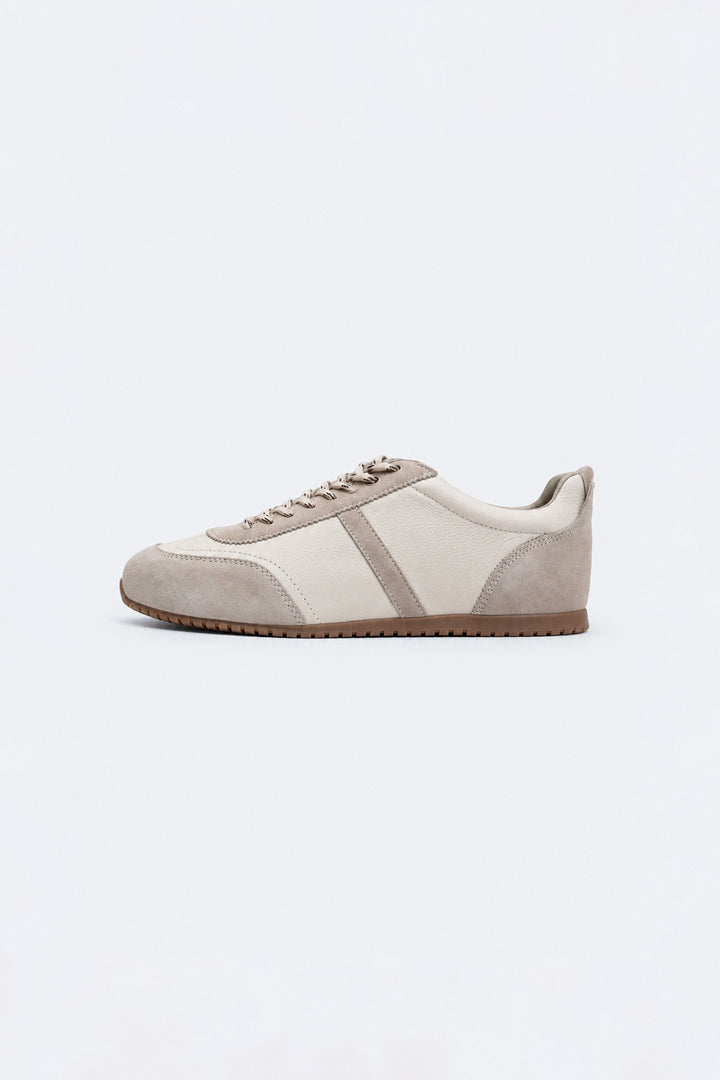 RETRO SNEAKERS