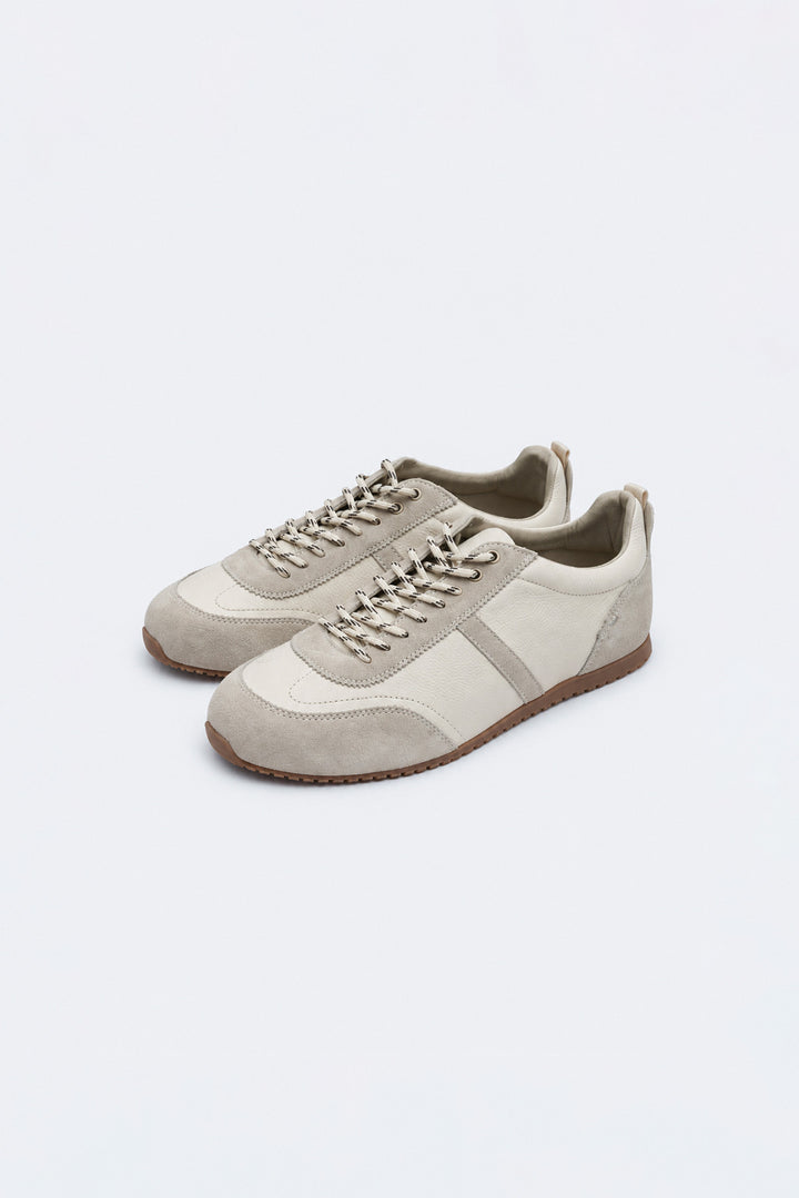 RETRO SNEAKERS